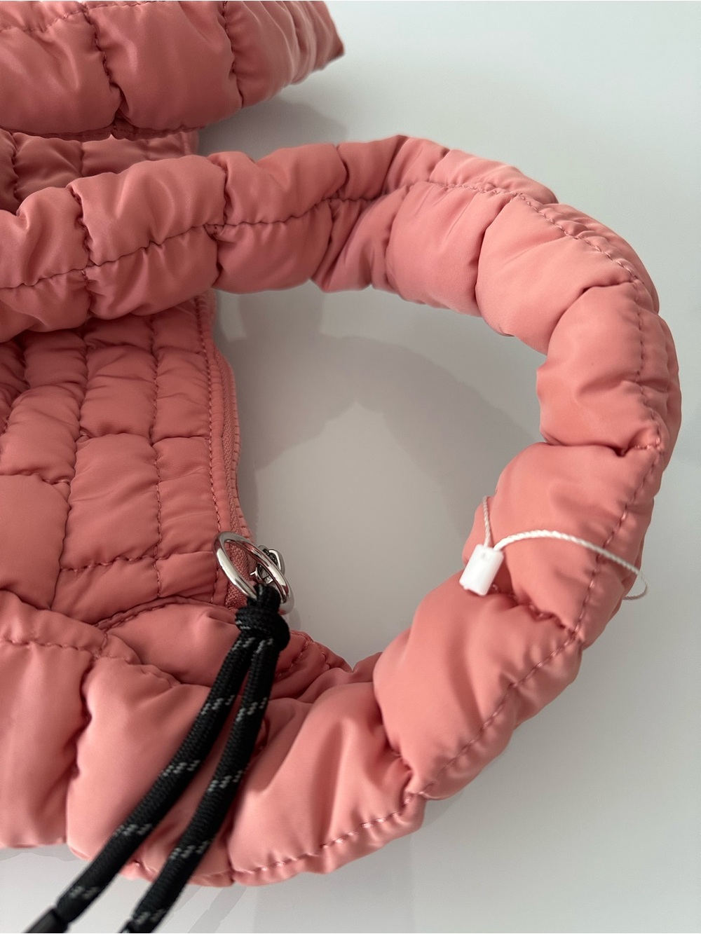 Free People Movement Carryall pink quilted bag. New, without tag. - Picture 11 of 15